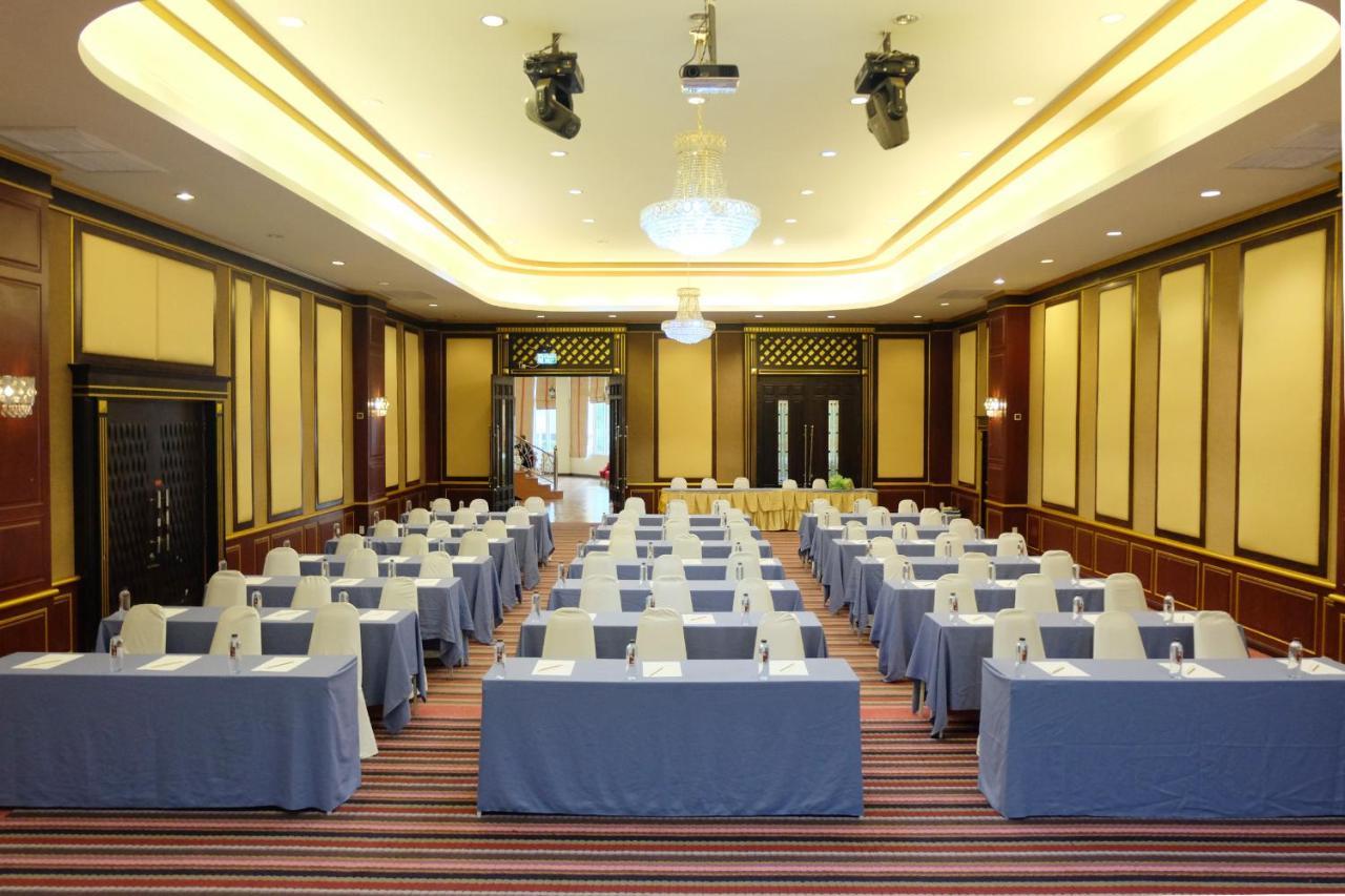 Grand Hill Resort And Spa Nakhon Sawan Εξωτερικό φωτογραφία